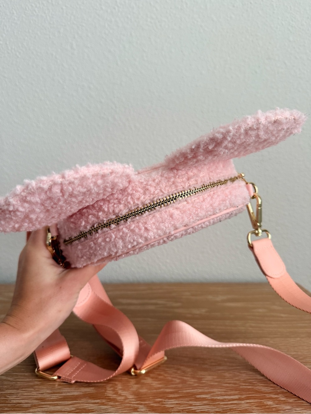 Stoney Clover Lane x Disney Sherpa crossbody bag - Picture 4 of 8